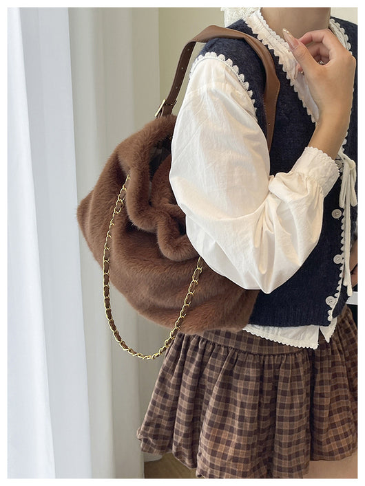 Bolsa de Hombro Grande con Pelaje para Mujer - Bolso Mensajero de Capacidad Amplia - Image 11
