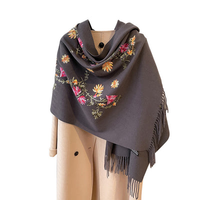 Bufanda Étnica de Invierno con Bordado Floral y Tacto de Cachemira - Image 5
