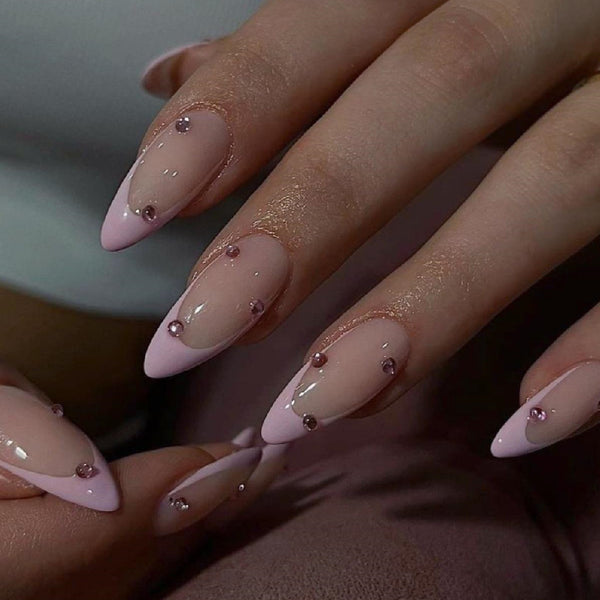 Manicura Francesa Almendra con Acabado Profesional
