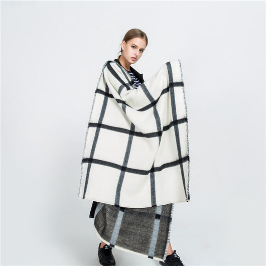 Bufanda Reversible Blanco y Negro de Microcashmira