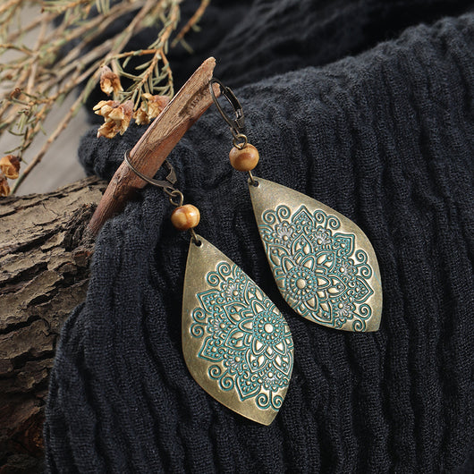 Aretes Étnicos con Patrón Tallado - Image 4