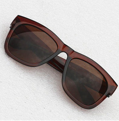 Gafas de Sol Retro con Cristales de Color Clásico - Image 9