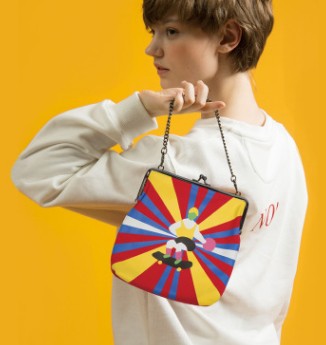 Mochila Bandolera Inclinada con Cadena - Image 3