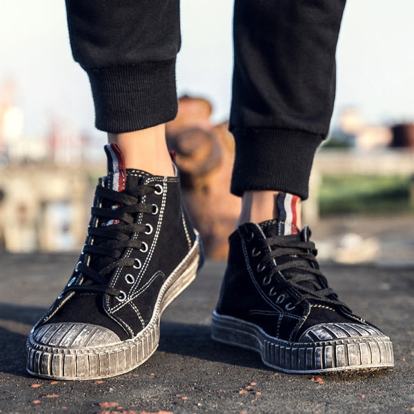 Zapatos casuales negros con efecto desgastado