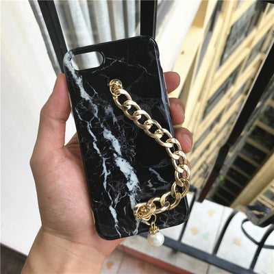 Funda para celular con cadena de perlas y mármol - Image 9