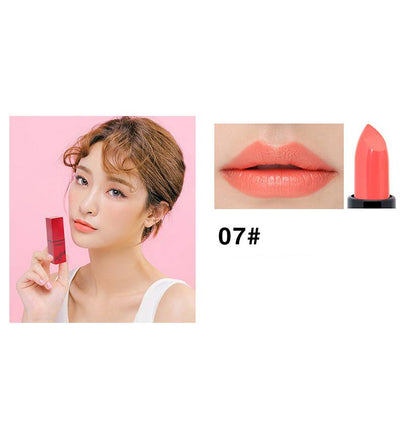 Labial Matte Rojo Intenso en Tubo - Fórmula Terciopelo - Image 7
