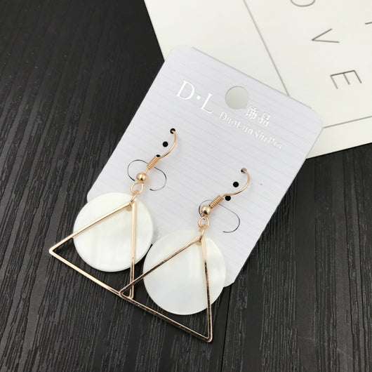 Aretes Coreanos Asimétricos con Flor de Perla y Moño - Image 12