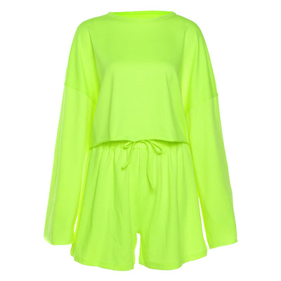 Conjunto Casual Elegante: Suéter Manga Larga, Short con Cintura Alta y Bolso Hip - Image 9