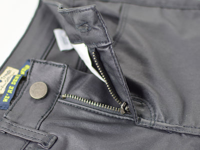 Pantalones de Cuero para Mujer - Diseño Denim Ajustado - Image 8