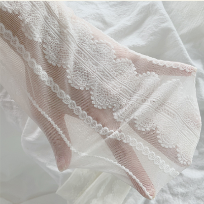 Medias de encaje blanco elegantes - Image 7