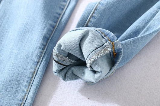 Jeans Clásicos de Talle Alto con Cuatro Botones - Image 4