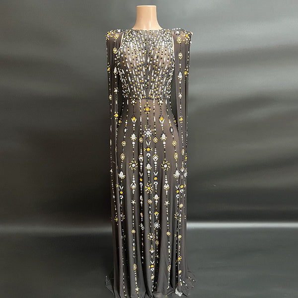 Vestido de Noche Largo Negro Brillante con Detalles de Diamantes
