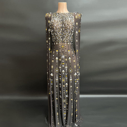 Vestido de Noche Largo Negro Brillante con Detalles de Diamantes