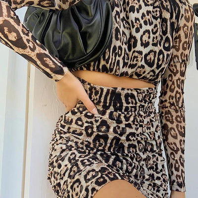 Falda Corta Estampado Leopardo Manga Larga Ajustada - Image 11