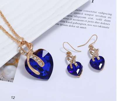 Conjunto de Joyería de Banquete: Aretes y Collar Corazón Rojo con Cristales de Diamante - Image 3