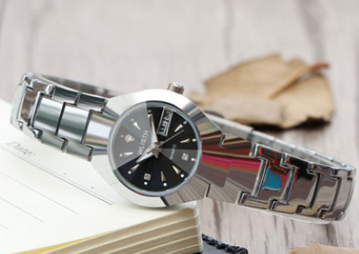 Reloj Luminoso de Acero Tungsteno para Pareja - Resistente al Agua con Calendario - Image 14