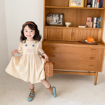 Vestido Princesa Infantil Estilo Palacio con Bordados Elaborados - Image 8
