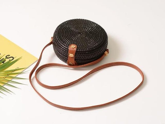 Bolsa Tejida de Ratán Artesanal - Bandolera Mini Retro con Cierre de Cuero - Image 24