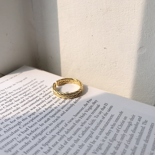 Anillo Abierto Trenzado de Rama de Olivo