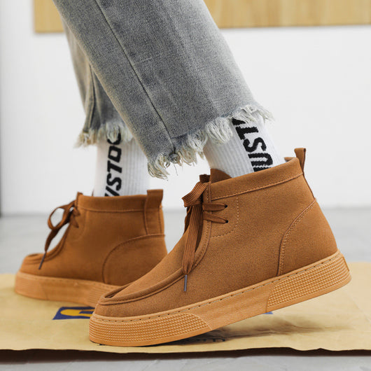 Tenis Retro de Gamuza con Detalles de Herramientas Altos para Hombre - Image 3