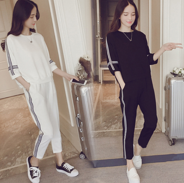 Conjunto Deportivo Casual Coreano para Adolescentes - Sudadera Suelta y Pantalón Capri con Rayas Laterales