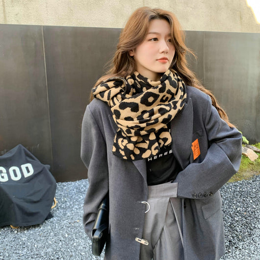 Bufanda Leopardo Moda Europa América - Cálida y Versátil para Mujer - Image 3