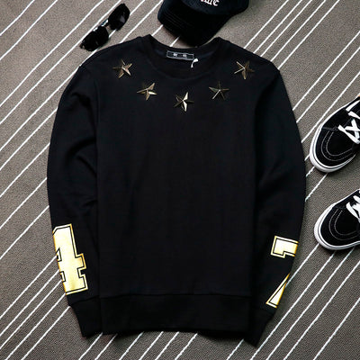 Sudadera con Estrella Dorada y Tachuelas - Image 5
