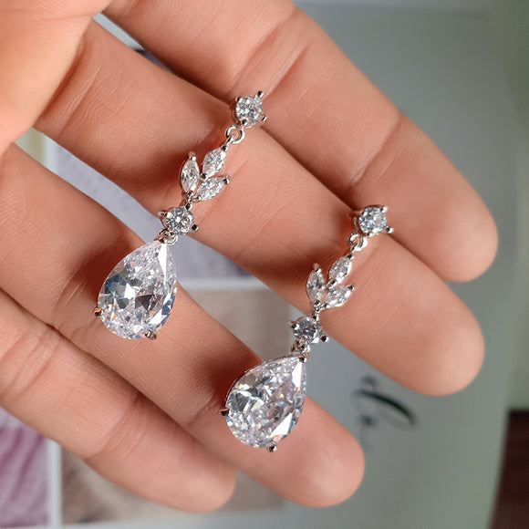Aretes de Circonita con Brillo Instantáneo