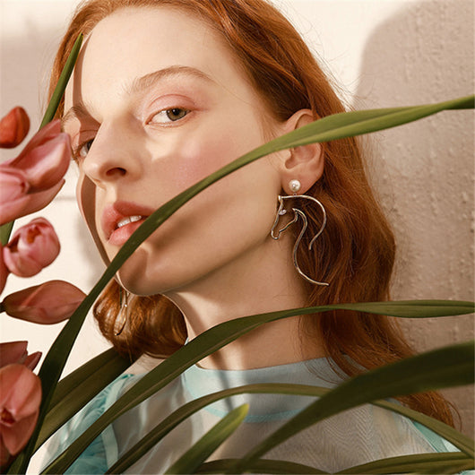 Aretes Cabeza de Caballo Temperamento Elegante - Joyería Exagerada Estilo Europeo - Image 2