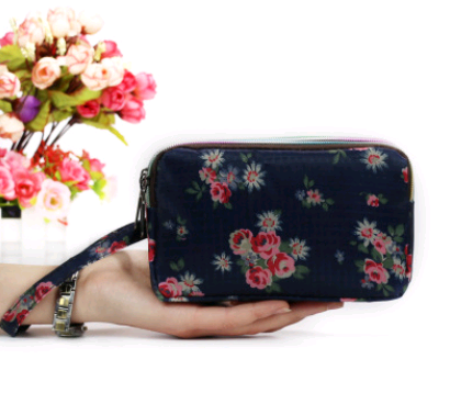 Billetera Táctil para Mujer con Tres Compartimentos y Bolsillo para Celular - Image 10