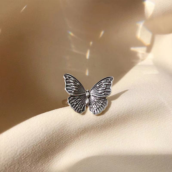 Anillo Retro de Diseño Exclusivo con Personalidad y Estilo Frío