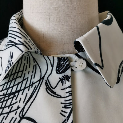 Blusa Suelta de Gasa con Estampado Facial para Mujer - Image 5