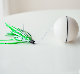 Pink pet electric toy LED rolling ball for cats, made of ABS plastic, with a black dividing line. - Image 11