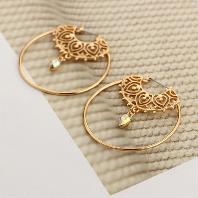 Aretes Aros Grandes Dorados con Cristal - Diseño Geométrico Elegante para Mujer - Image 5