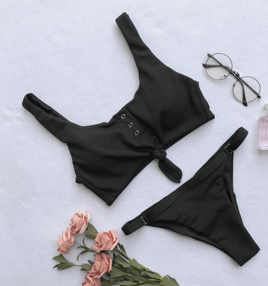 Bikini con Nudo en el Pecho - Image 12