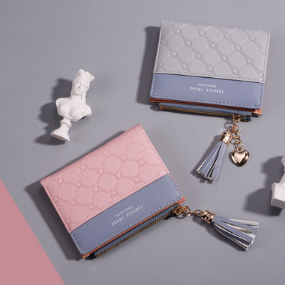 Billetera de Cuero Premium con Diseño Grabado y Detalles en Contraste