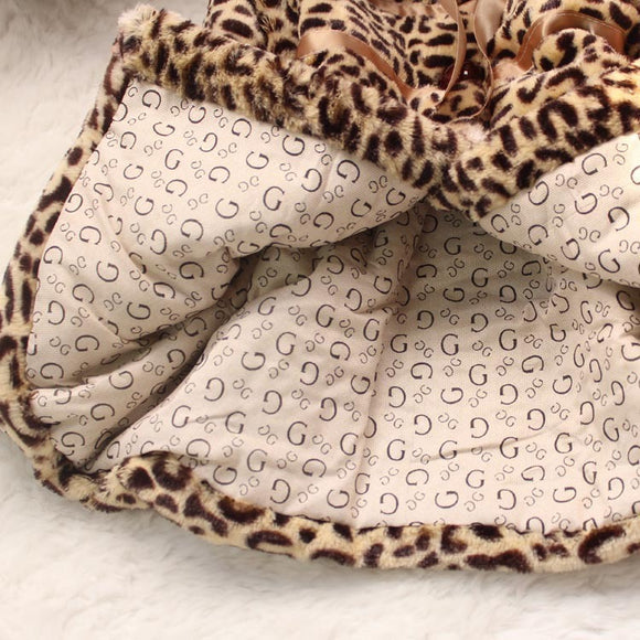 Abrigo de algodón con estampado leopardo para niñas