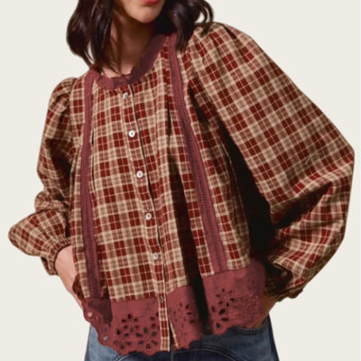 Blusa Larga Suelta Cuadros Rojo Dahlia con Encaje Calado y Botones