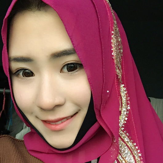 Hijab Chiffon Largo con Detalles Dorados - Image 8