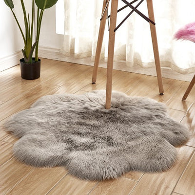 Alfombra de Lana Artificial con Forma Floral – Tapete Suave de Piel Sintética - Image 9