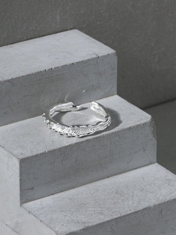 Anillo de Plata Esterlina Texturizado Delgado para Mujer - Image 3