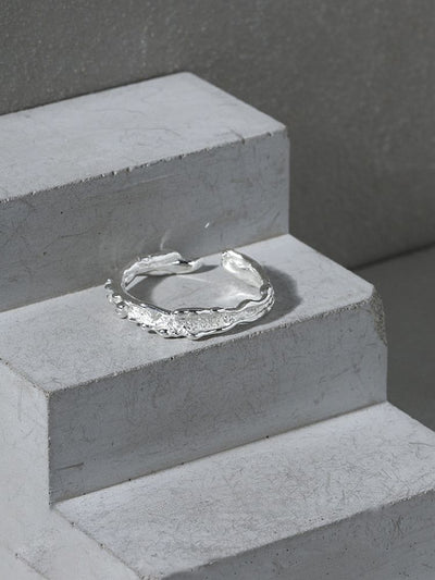 Anillo de Plata Esterlina Texturizado Delgado para Mujer - Image 3