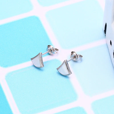Aretes de Concha Blanca con Personalidad Simple para Mujer - Image 12