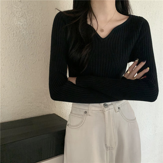Suéter Slim Cuello V Ajustado - Prenda Base Versátil