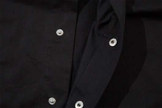 Camisa Suelta de Manga Corta para Hombre en Tono Oscuro - Image 13
