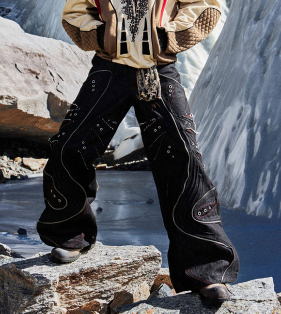 Jeans Negros Aurochs con Costuras Estructuradas