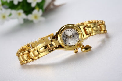 Reloj Pulsera Dorado para Mujer con Corazón Miel y Rhinestones - Image 3