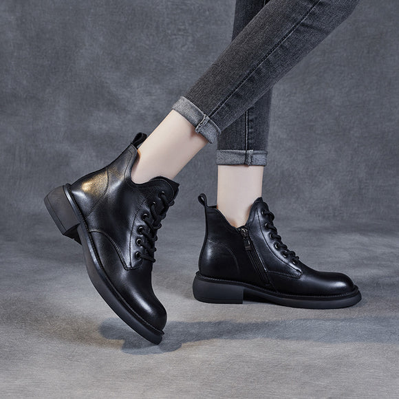 Botas Martin Cortas de Cuero con Cordones y Escote en V