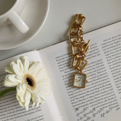 Reloj de Pulsera Retro con Cadena de Acero y Diseño de Dije Cuadrado - Image 9