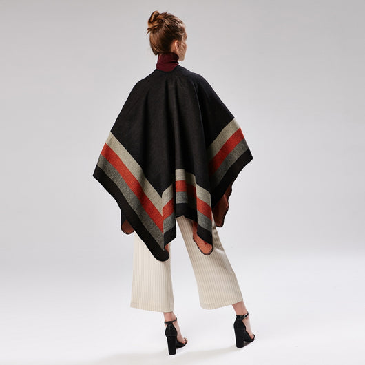 Poncho Cachemir de Marco Amplio con Abertura Frontal - Image 4